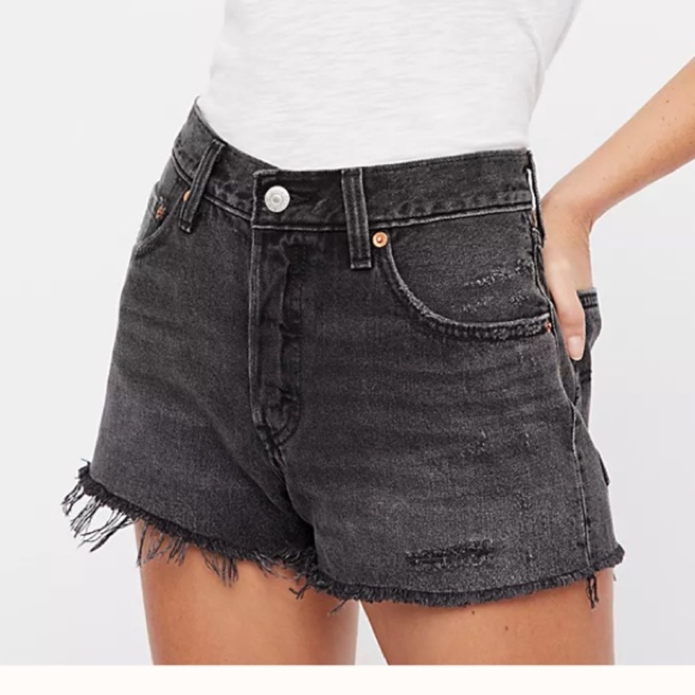 LEVIS 501 High-Waisted Black Cutoff Denim Shorts